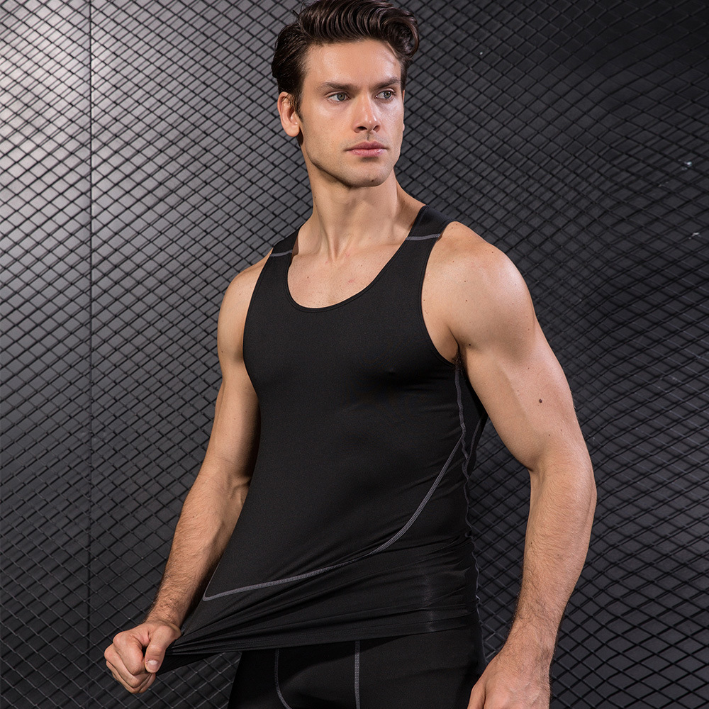 سترة ضيقة رياضية سوداء للرجال  - مراجعة Base Layer Top وسعره