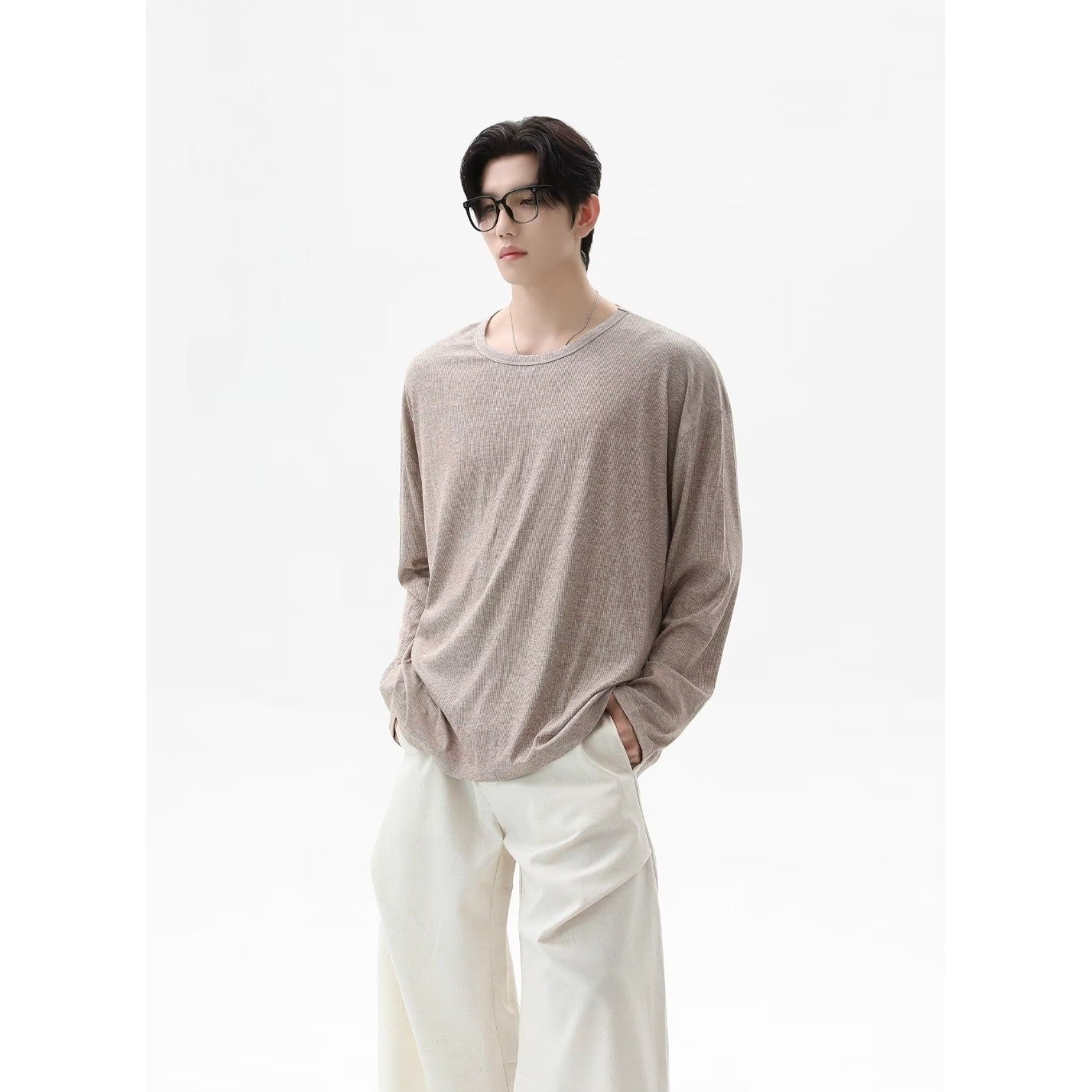 تي شيرت جديد لخريف 2026 بأكمام - مراجعة Undershirt Crew Neck وسعره